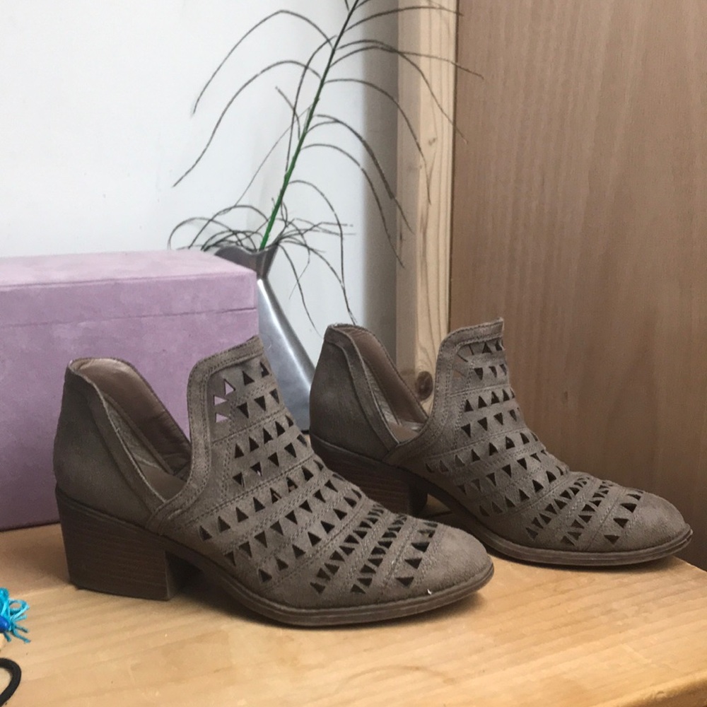Fergalicioud Booties